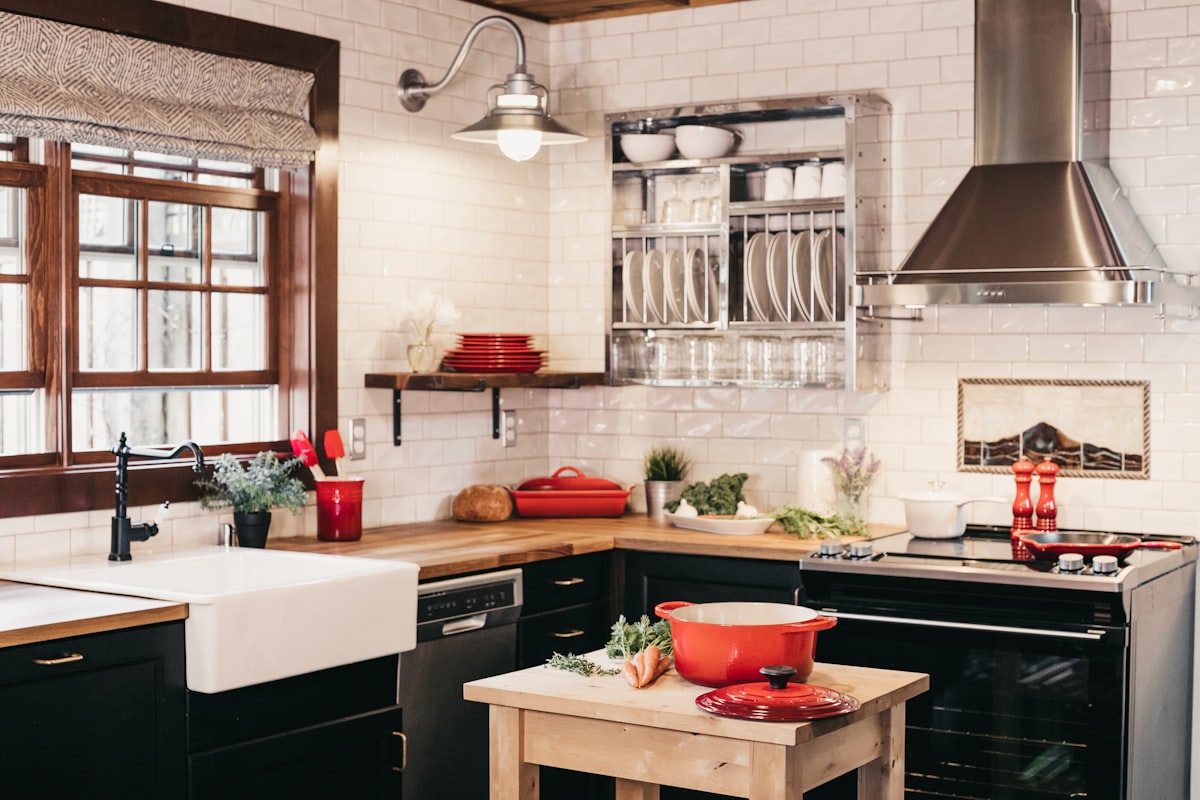 Lakeview Villa modern kitchen interior
